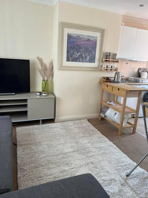 1 Bedroom Flat Sleeps 4 In Abingdon Oxfordshire Екстер'єр фото