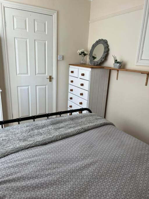 1 Bedroom Flat Sleeps 4 In Abingdon Oxfordshire Екстер'єр фото
