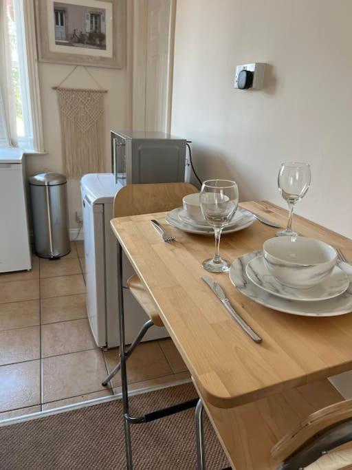 1 Bedroom Flat Sleeps 4 In Abingdon Oxfordshire Екстер'єр фото