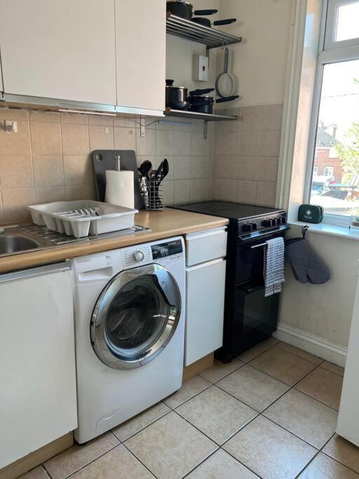 1 Bedroom Flat Sleeps 4 In Abingdon Oxfordshire Екстер'єр фото
